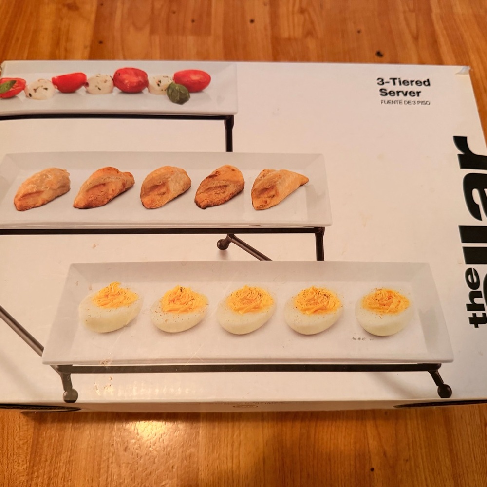 The Cellar White 3-Tiered Server